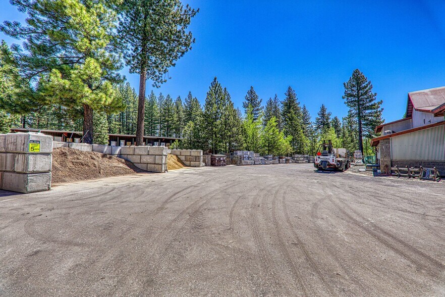 More Photos Of 10642 Pioneer Trl, Truckee Freestanding For Sale
