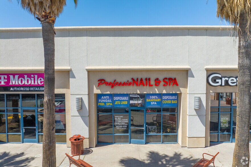 More Photos Of 3503-3527 W Stetson Ave, Hemet General Retail For Lease
