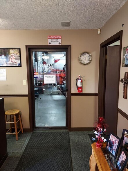 More Photos Of 301 N Logan St, Gaffney Auto Repair For Sale