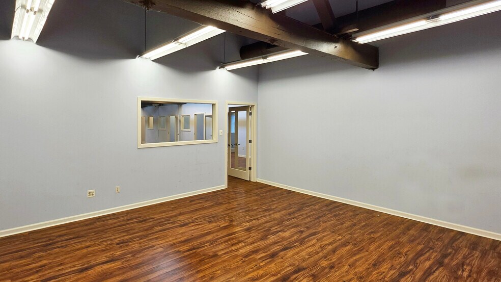 More Photos Of 3901 Main St, Philadelphia Office For Lease