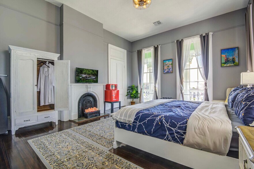 More Photos Of 1502 Market St, Galveston Hospitality For Sale