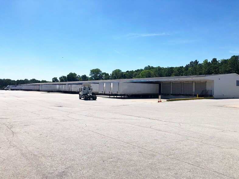 More Photos Of 3275 Moreland Ave, Conley Truck Terminal For Lease