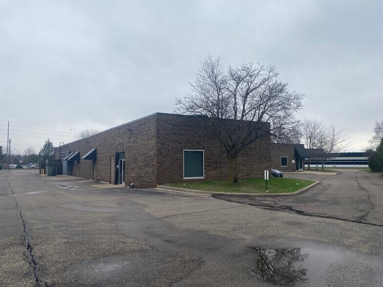 More Photos Of 3909 Research Park Dr, Ann Arbor Office For Lease
