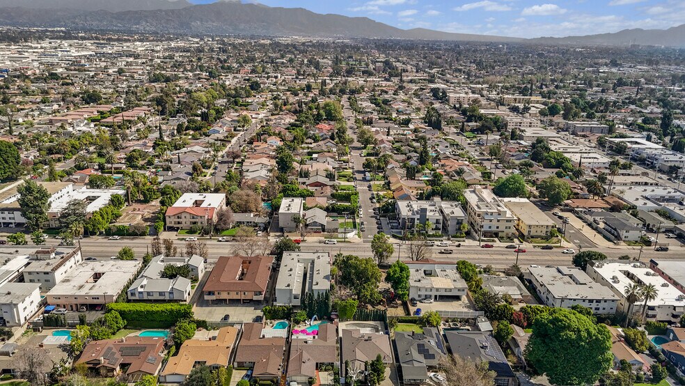 More Photos Of 6901 Woodman Ave, Van Nuys Apartments For Sale