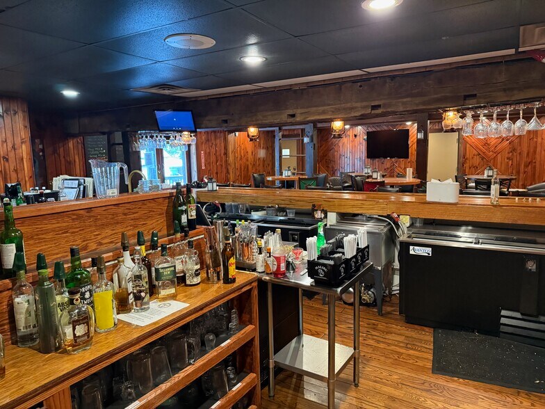 More Photos Of 42087 State Route 154, Lisbon Restaurant For Lease
