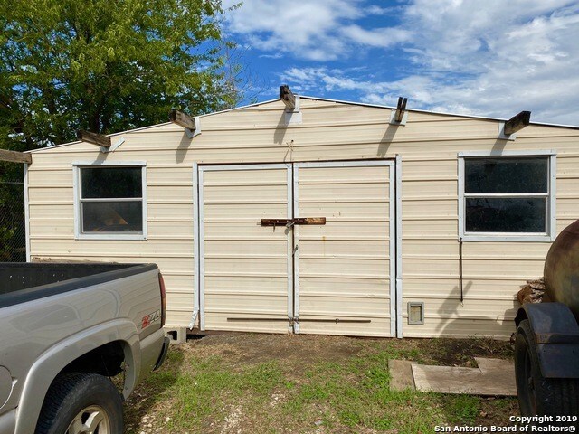 More Photos Of 5447 Seguin Rd, Kirby Auto Repair For Sale