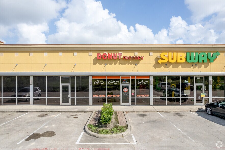 More Photos Of 5735 Bayport Blvd, Seabrook Storefront For Lease
