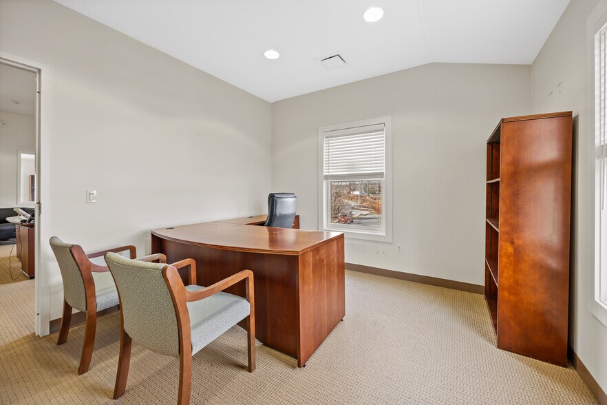 More Photos Of 76 Tokeneke Rd, Darien Office For Lease
