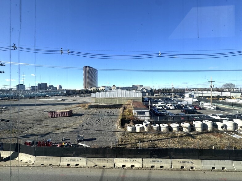 More Photos Of 4 Betty St, Everett Flex For Lease