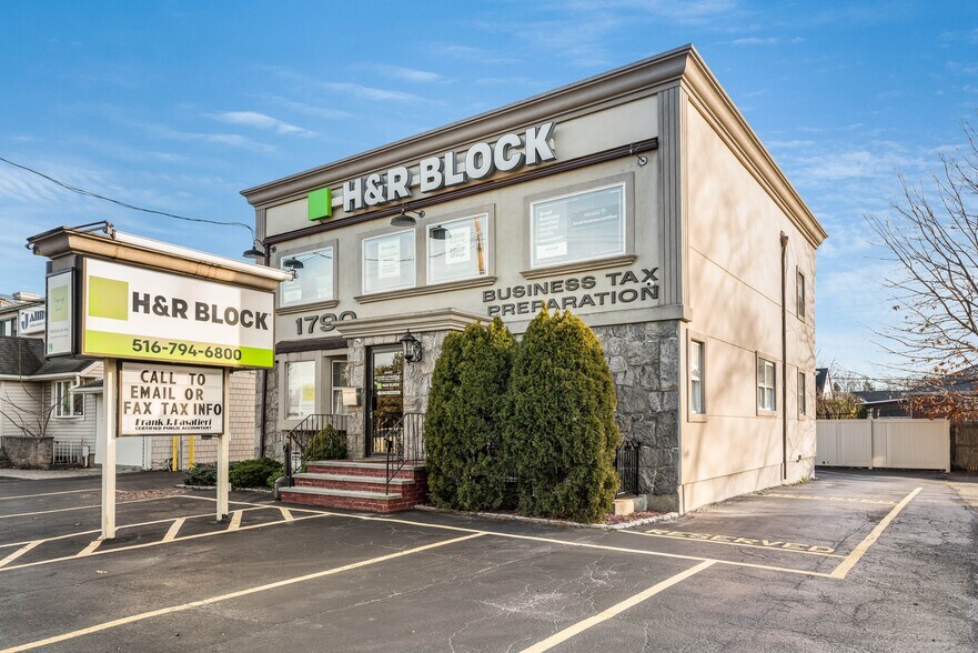 Primary Photo Of 1790 Hempstead Tpke, East Meadow Office For Sale