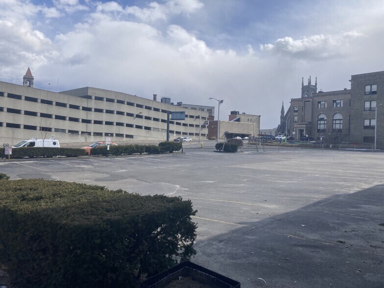 More Photos Of 72 Pleasant St, Worcester Land For Lease