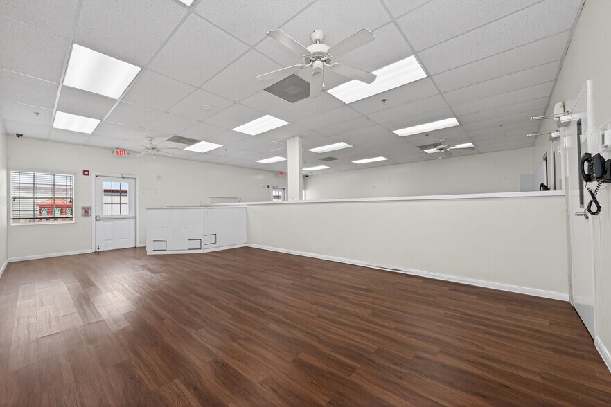 More Photos Of 8525 Queenston Blvd, Houston Freestanding For Sale