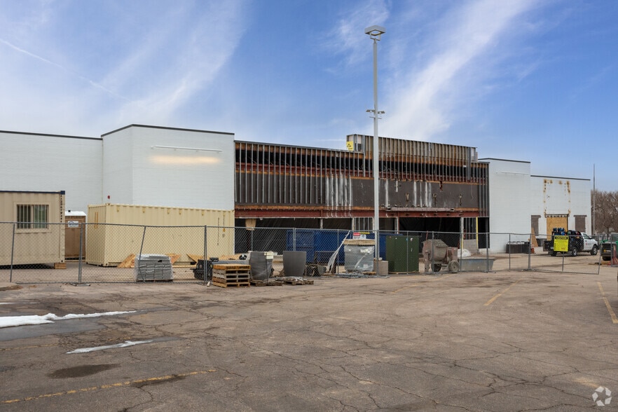 More Photos Of 4950 E Hampden Ave, Denver Freestanding For Lease