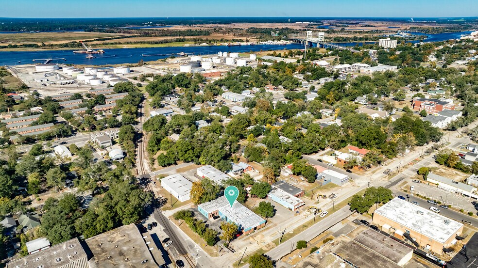 More Photos Of 1316 S 5th Ave, Wilmington Service For Sale