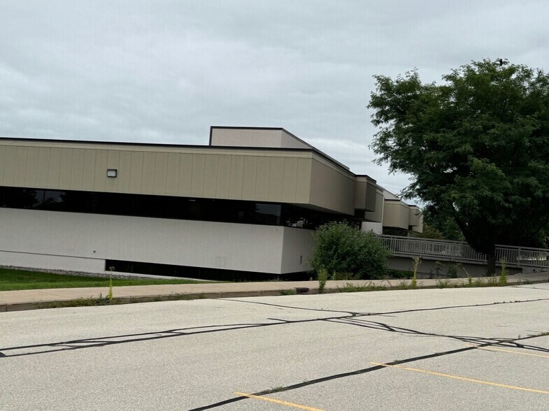More Photos Of 2985 S Ridge Rd, Green Bay Medical For Lease