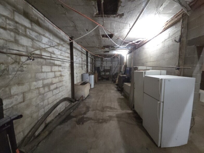 More Photos Of 10543 Old Lake Rd, Lake City Service Station For Sale