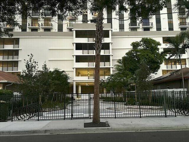 More Photos Of 115 SW 1st Ct, Dania Beach Storefront Retail Office For Sale