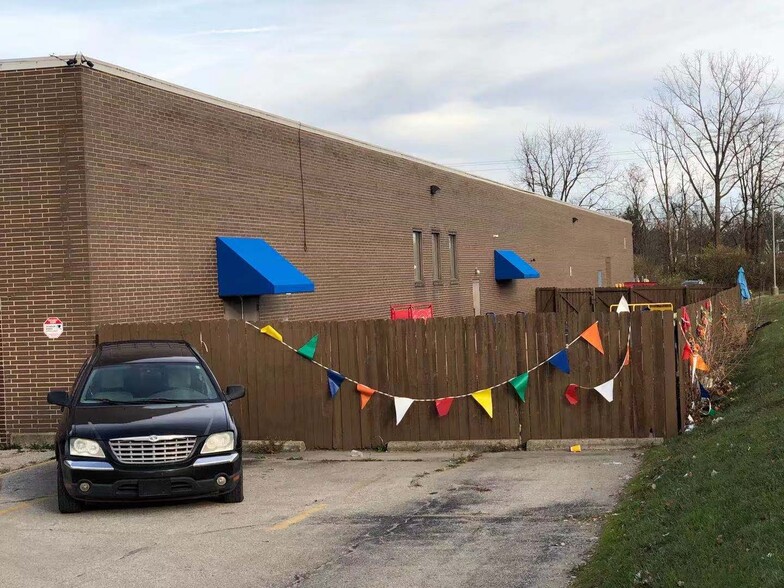 More Photos Of 2300 S Hamilton Rd, Columbus Storefront For Lease