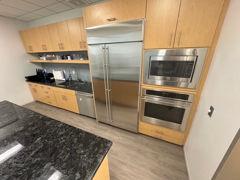 More Photos Of 59 Peters Canyon Rd, Irvine Research And Development For Sale