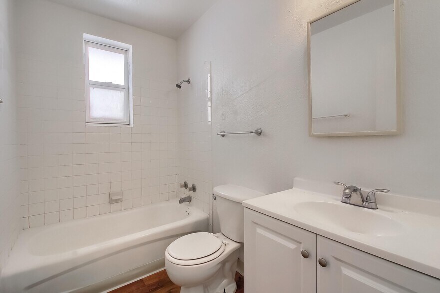 More Photos Of 1422 Macon St, Aurora Apartments For Sale