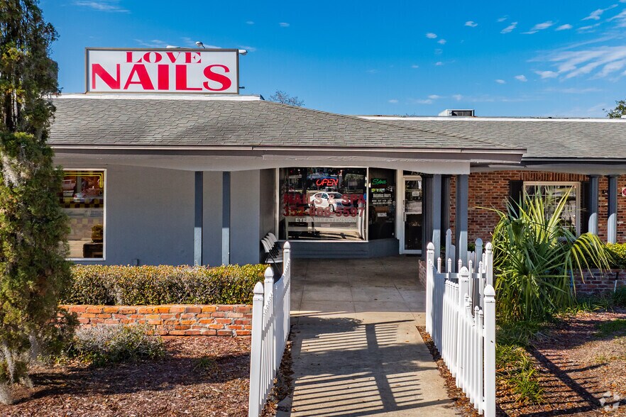 More Photos Of 7325-7429 Spring Hill Dr, Spring Hill Unknown For Lease