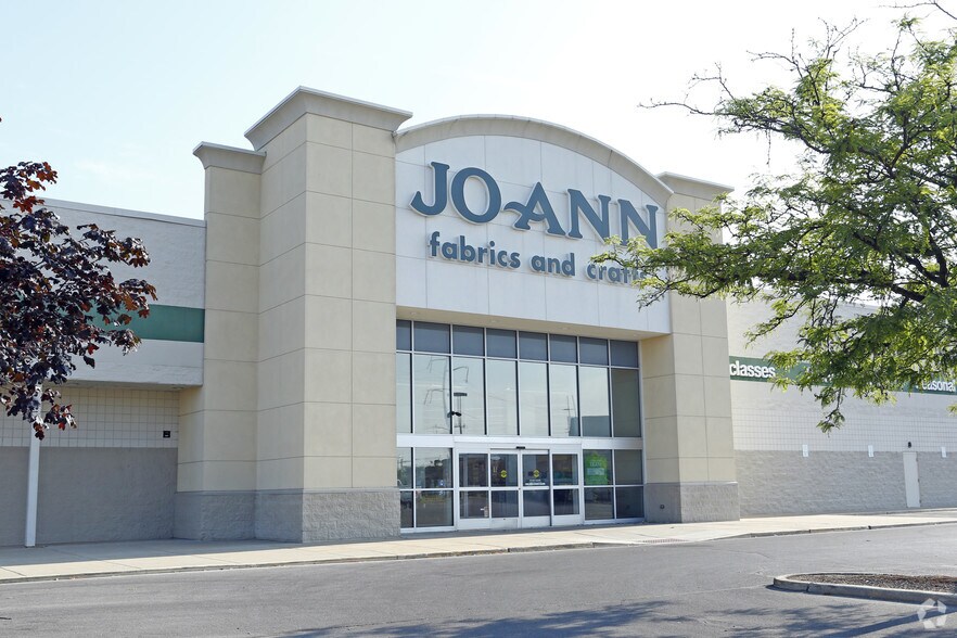 More Photos Of 4948 Monroe St, Toledo Freestanding For Lease