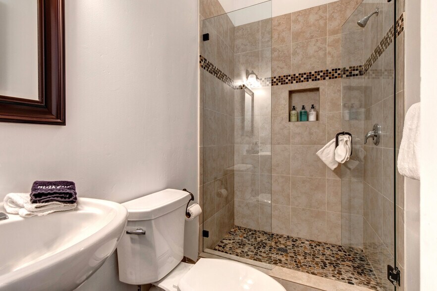More Photos Of 1469 Woodside Ave, Park City Lodge Meeting Hall For Sale