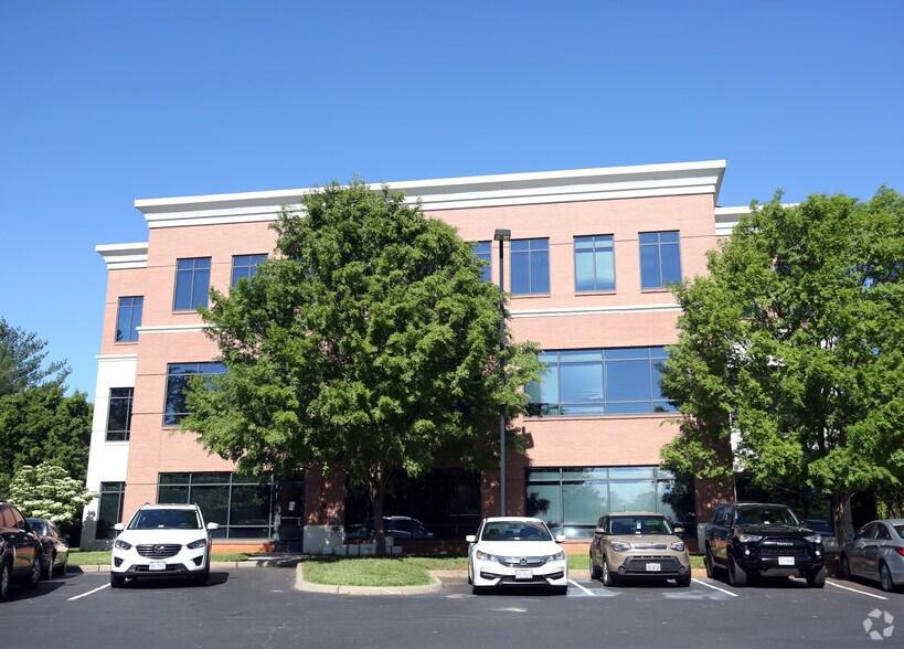 More Photos Of 600 Peter Jefferson Pky, Charlottesville Medical For Sale