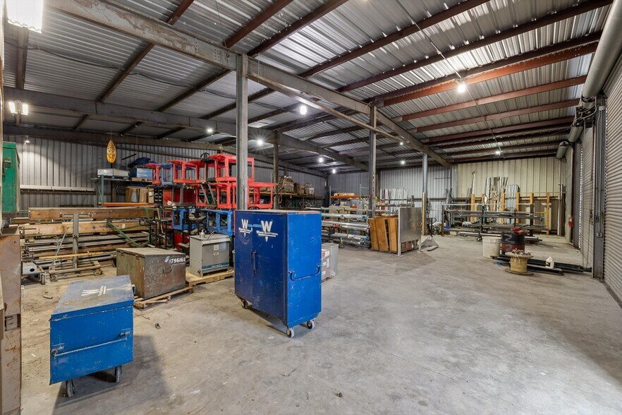 More Photos Of 1801 E 23rd St, Chattanooga Light Distribution For Lease