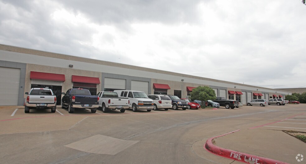 1000 Post and Paddock Ln, Grand Prairie, TX 75050 For Lease