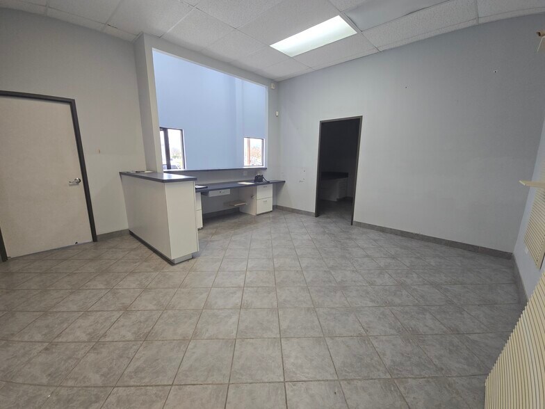More Photos Of 13480 State Highway 249, Houston Veterinarian Kennel For Sale