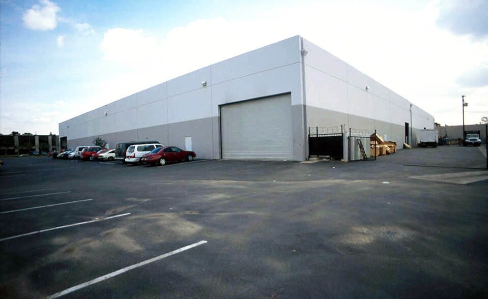 More Photos Of 3999 E La Palma Ave, Anaheim Warehouse For Sale