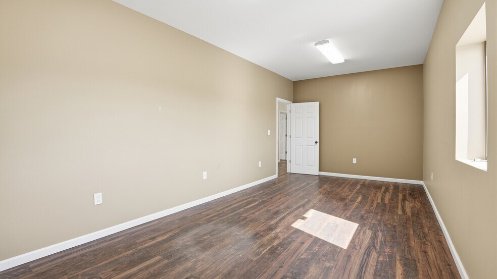 More Photos Of 1087 Aedc Rd, Winchester Industrial For Lease