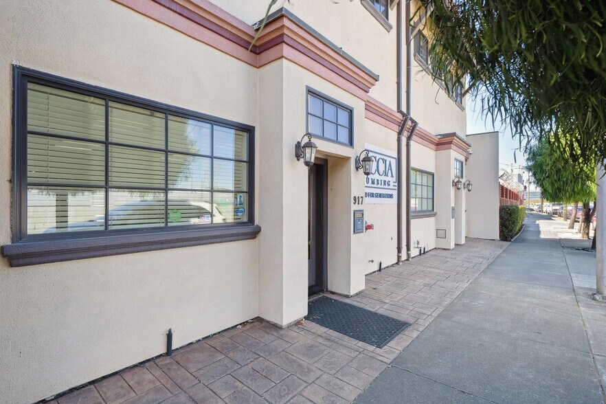 More Photos Of 917 N Amphlett Blvd, San Mateo Warehouse For Sale