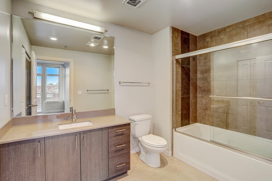 More Photos Of 954 E Union St, Seattle Apartments For Lease