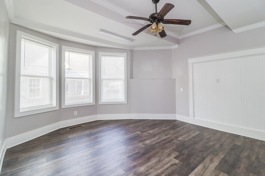 More Photos Of 104 W Candler St, Winder Medical For Sale