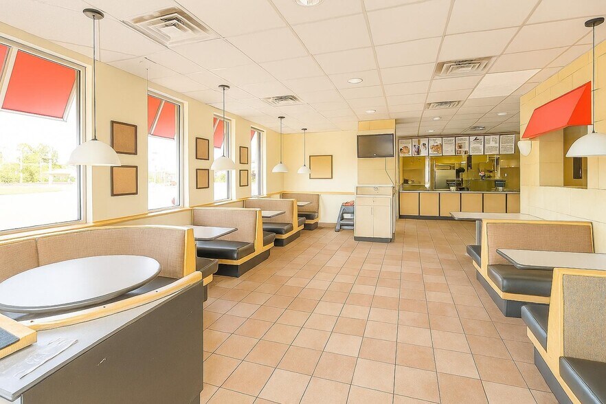 More Photos Of 2101 N Eastman Rd, Longview Fast Food For Sale