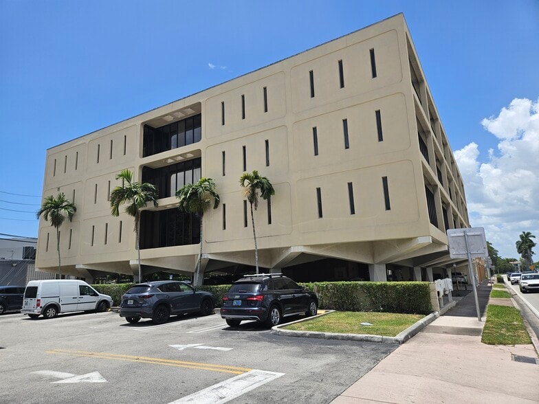 More Photos Of 420 S Dixie Hwy, Coral Gables Loft Creative Space For Sale