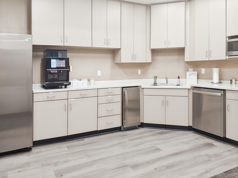 More Photos Of 14400 Metcalf Ave, Overland Park Coworking Space