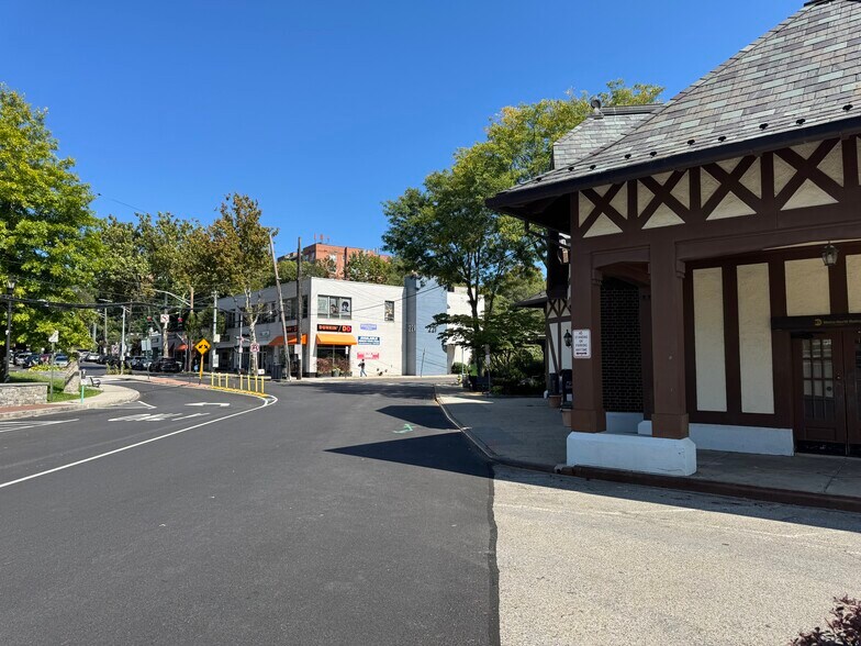 More Photos Of 217-223 E Hartsdale Ave, Hartsdale Storefront Retail Office For Lease