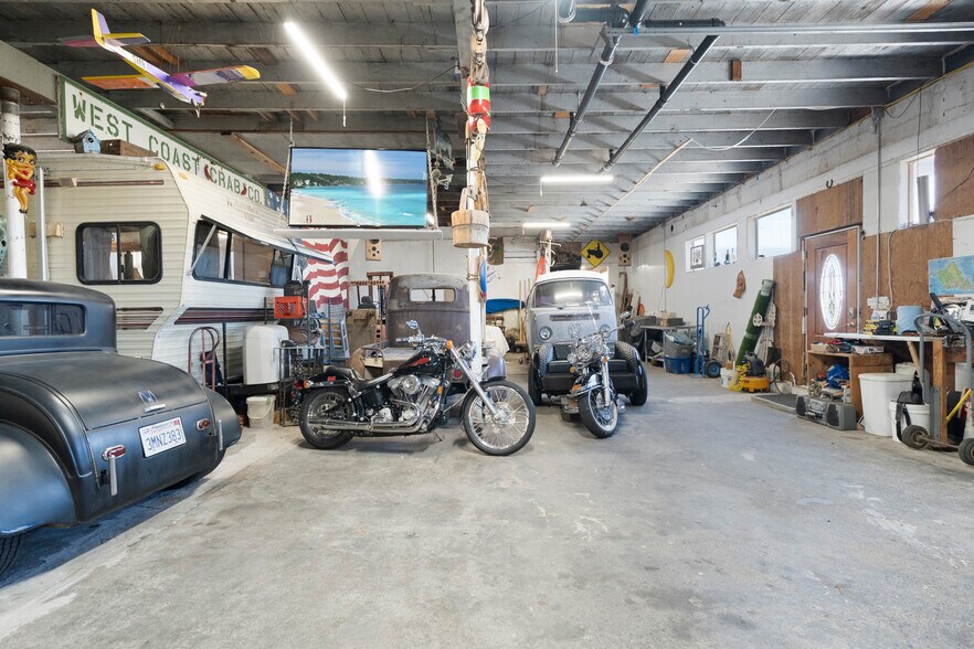 More Photos Of 347 2nd St, Crescent City Industrial For Sale