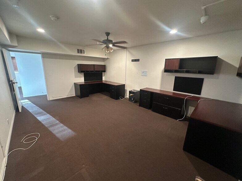More Photos Of 2911 Sammy Davis Jr Dr, Las Vegas General Retail For Lease