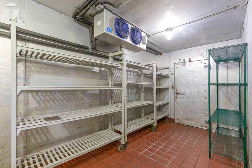More Photos Of 1249 Howe Ave, Sacramento Restaurant For Lease