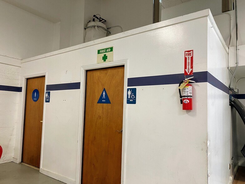 More Photos Of 956 Folsom St, San Francisco Manufacturing For Sale