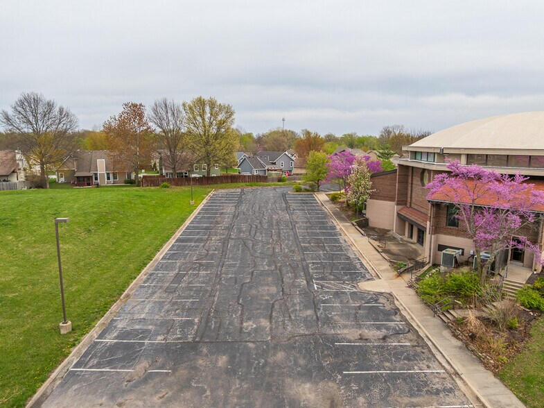 More Photos Of 800 SW 150 Hwy, Lee's Summit Office For Sale