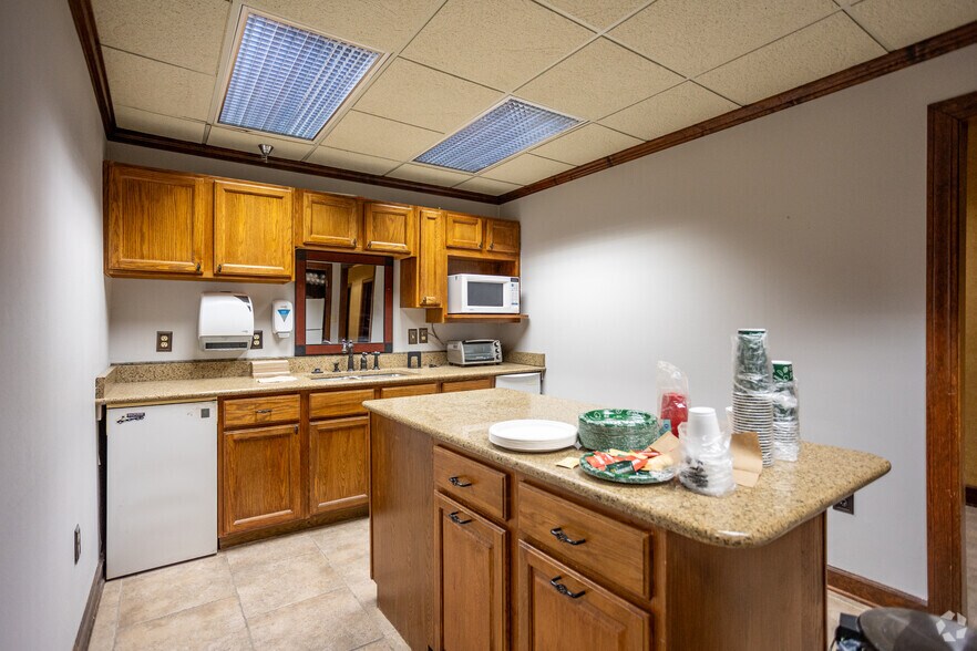 More Photos Of 6601 Wilbanks Rd, Knoxville Industrial For Sale