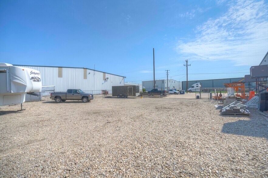 More Photos Of 11578 Airway Blvd, Roanoke Warehouse For Sale