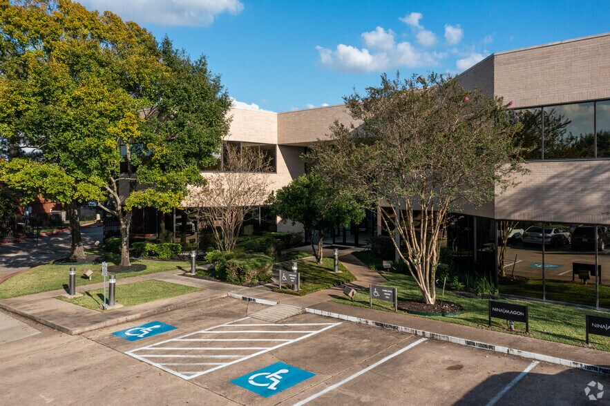 More Photos Of 1240 Blalock Rd, Houston Medical For Lease