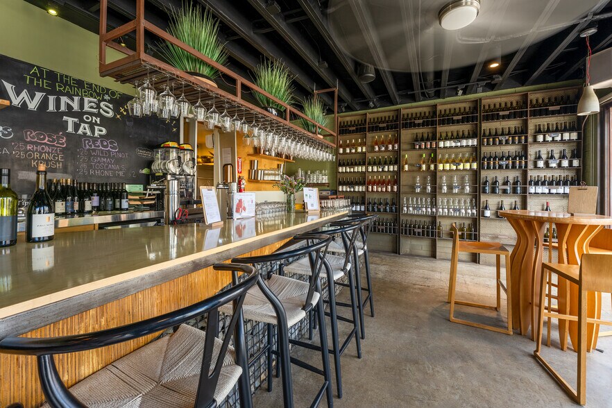 More Photos Of 2130 India St, San Diego Storefront Retail Residential For Lease
