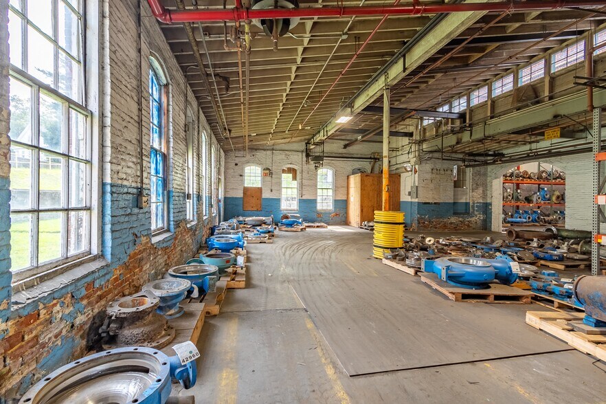 More Photos Of 44 Old Princeton Rd, Fitchburg Industrial For Sale